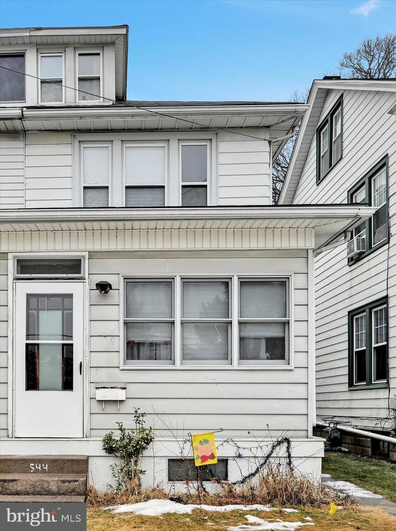 544 Spruce Street photo 3