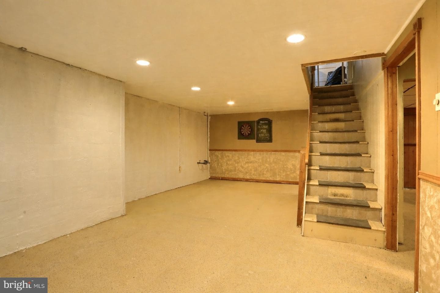415 N Progress Avenue photo 19