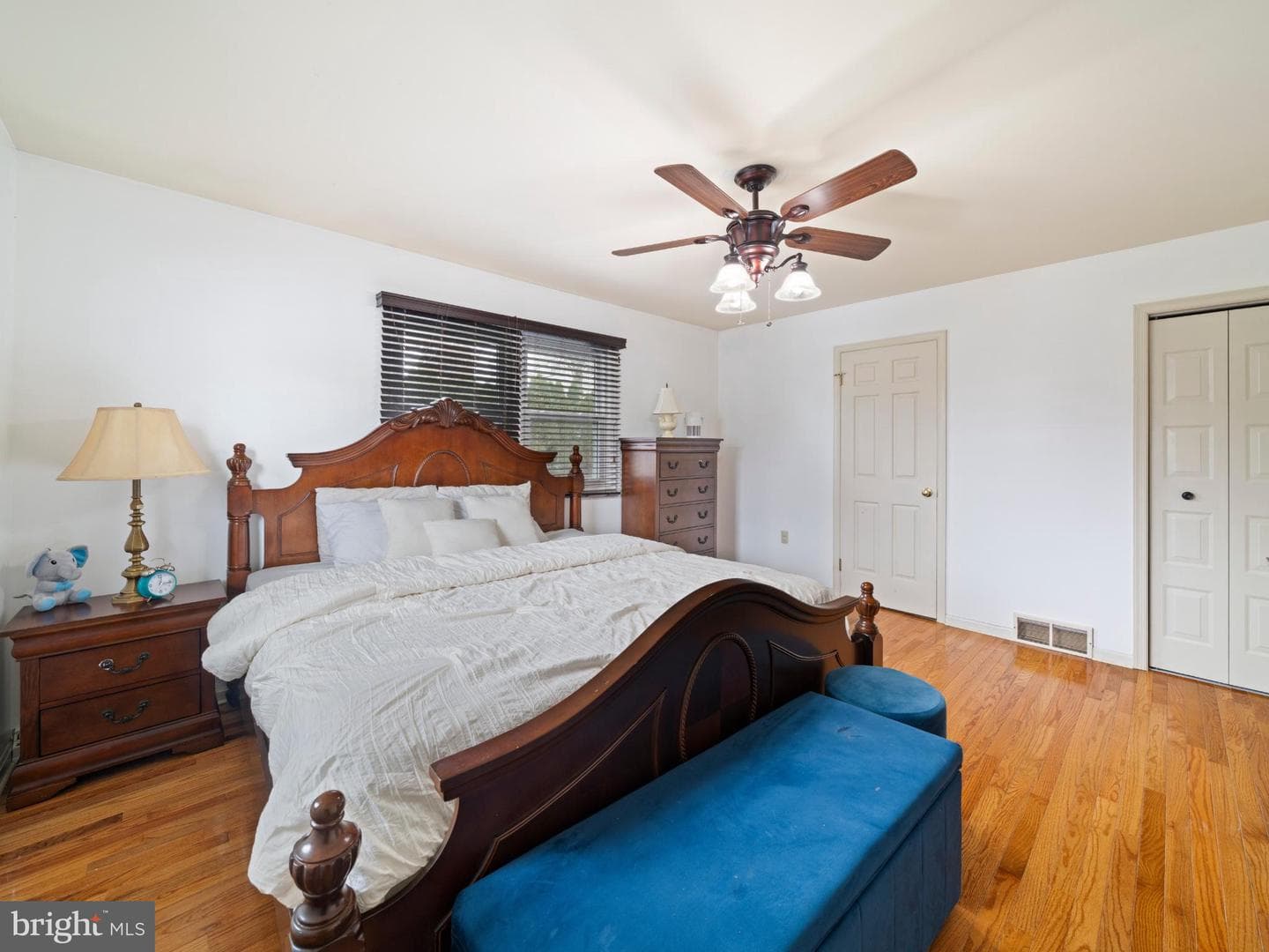 5724 Kenwood Avenue photo 23