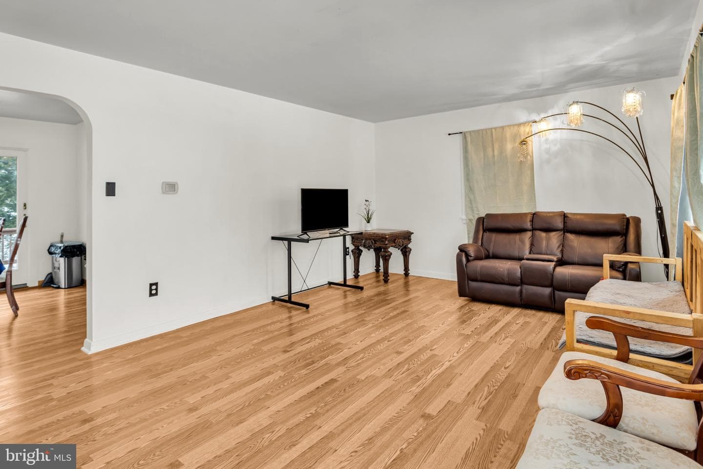 6704 Lehigh Avenue photo 4