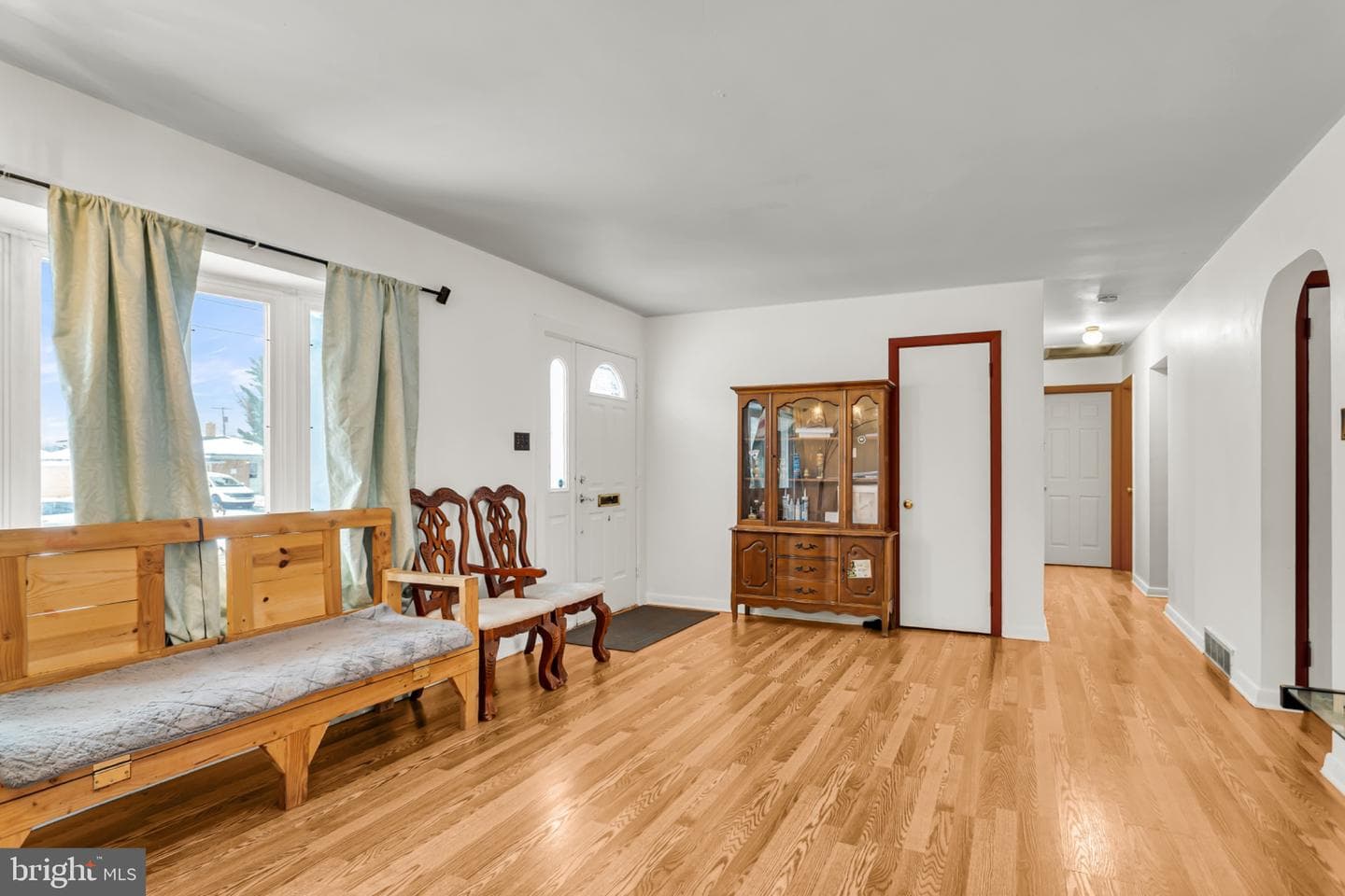6704 Lehigh Avenue photo 5