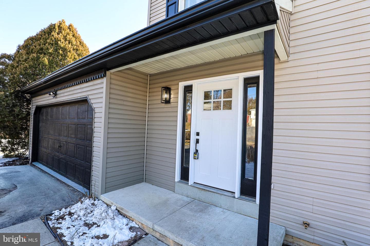 1500 Rosedale Avenue photo 3
