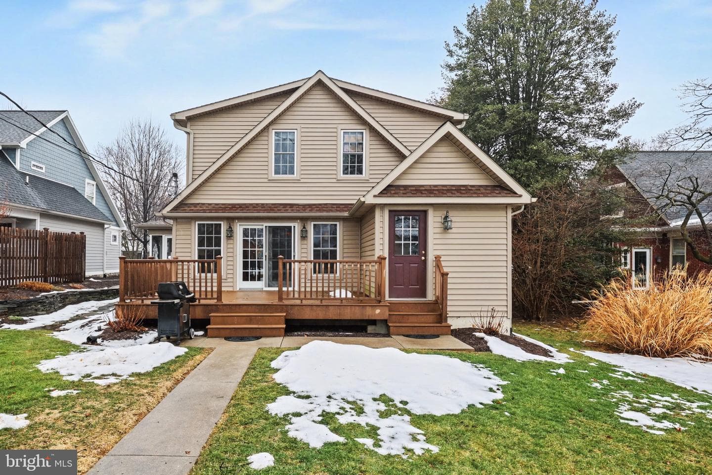 251 Maple Avenue photo 29