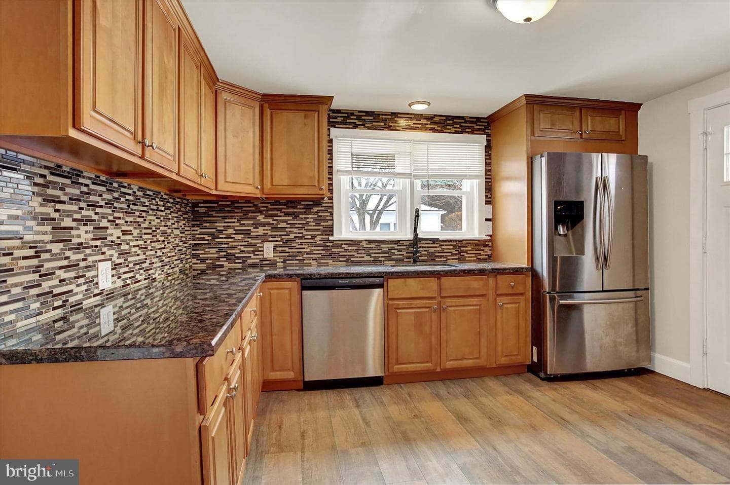 126 Locust Street photo 4