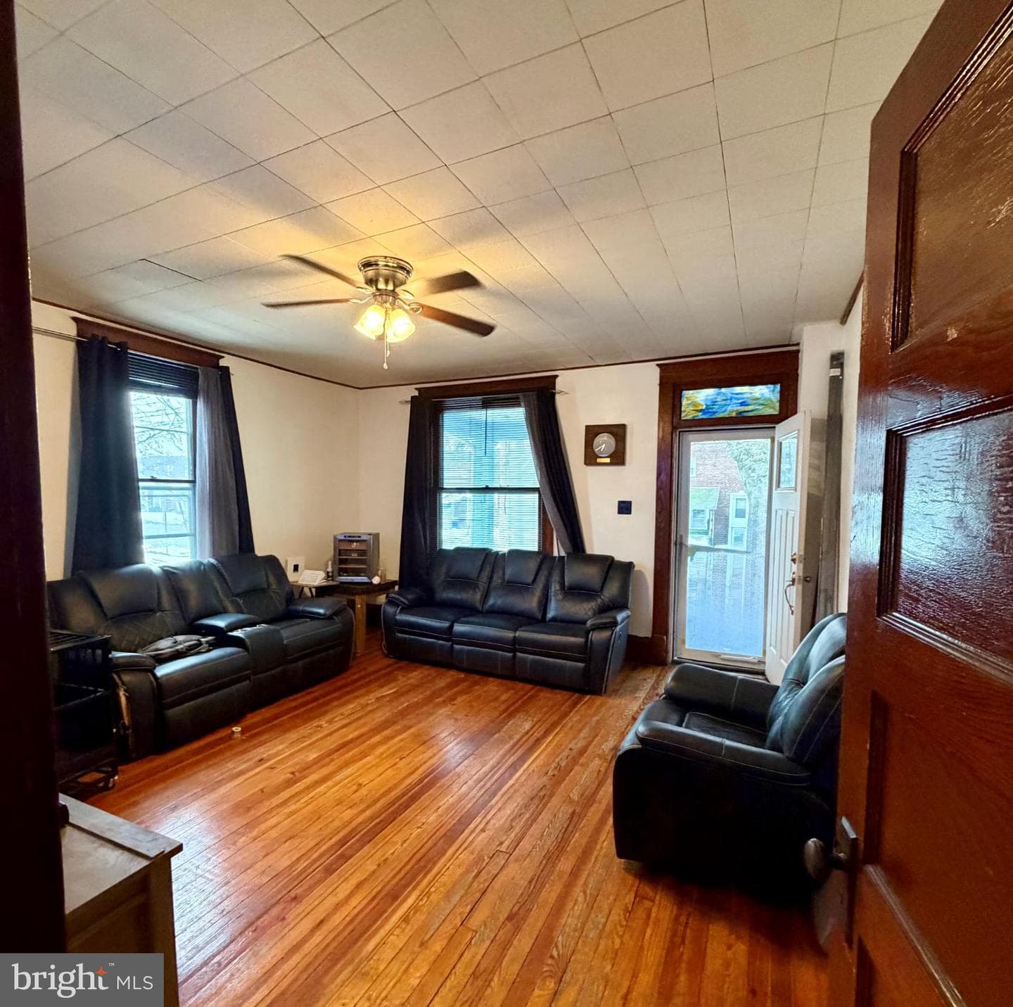 2444 Derry Street photo 4