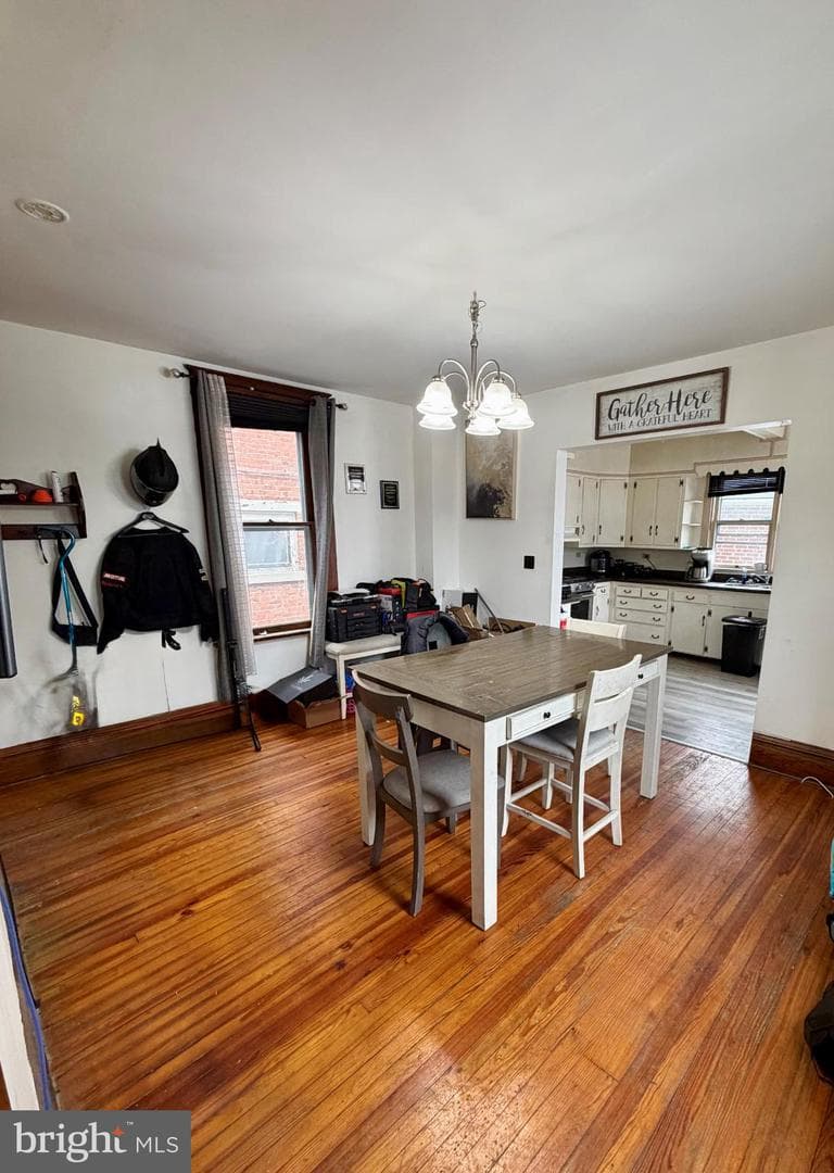 2444 Derry Street photo 6