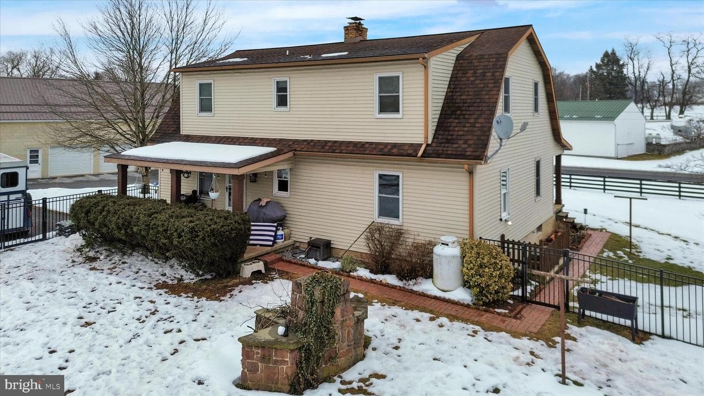 303 Gates Road photo 14