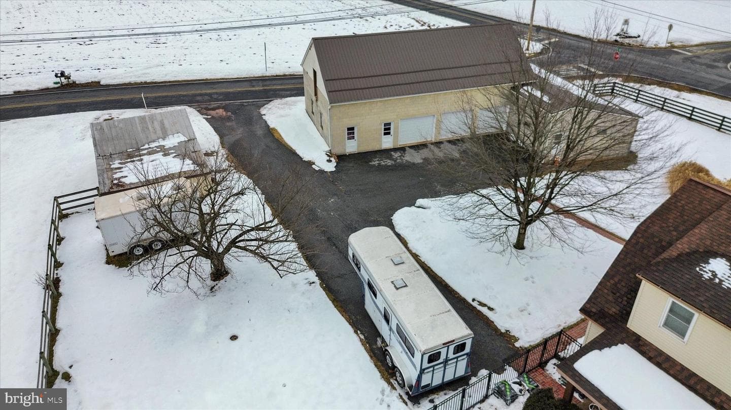 303 Gates Road photo 15