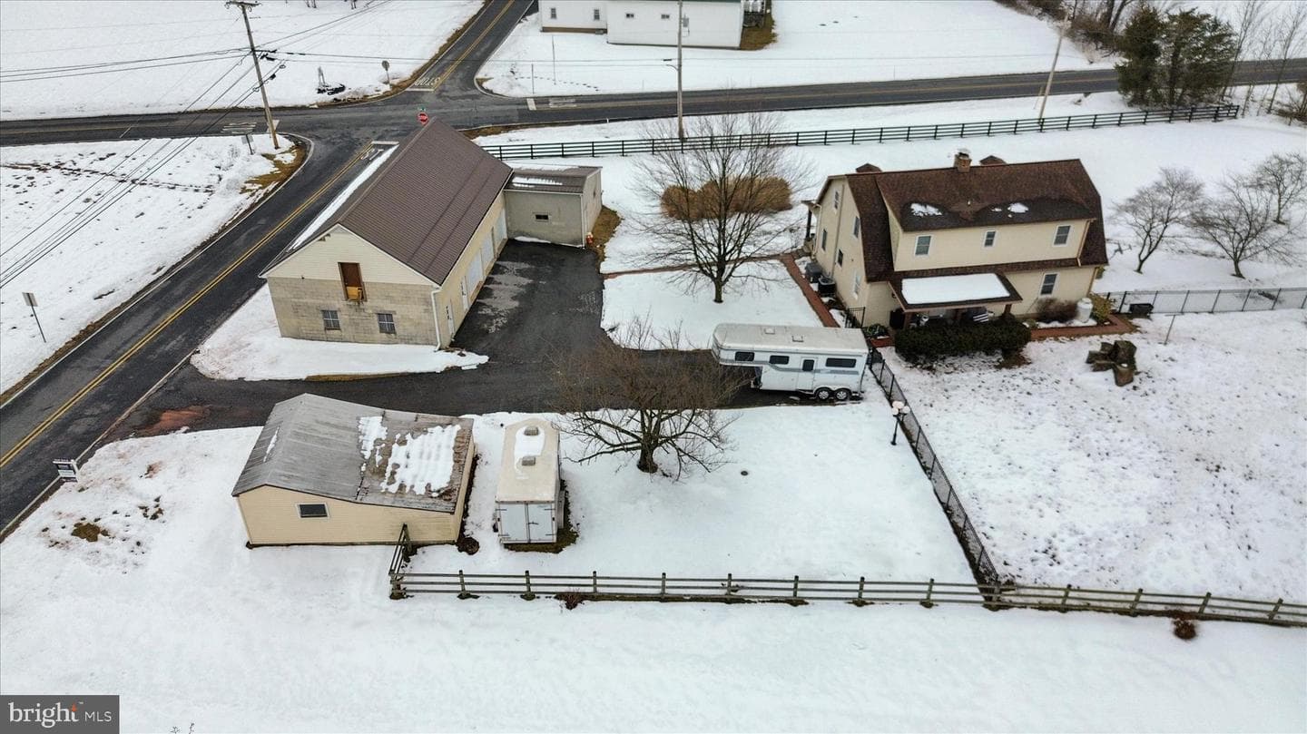 303 Gates Road photo 16
