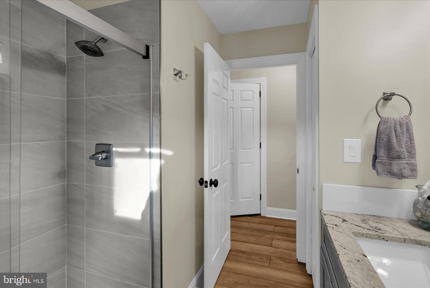 303 Gates Road photo 25
