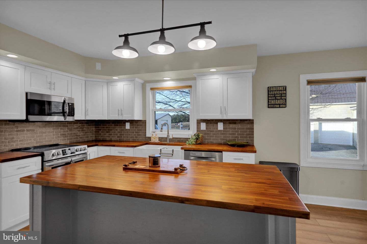 303 Gates Road photo 28