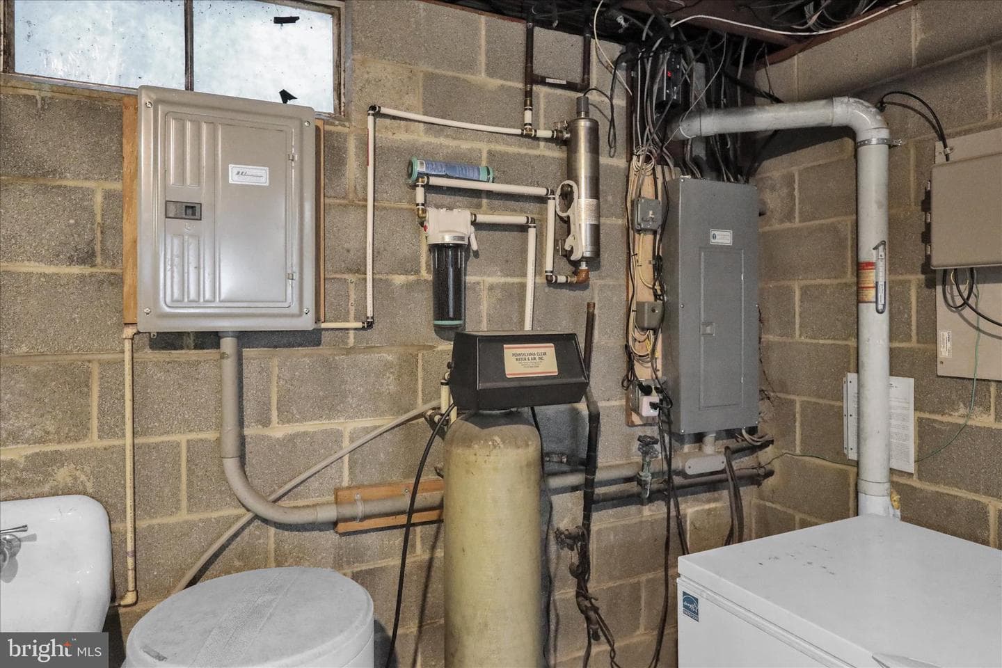 303 Gates Road photo 44