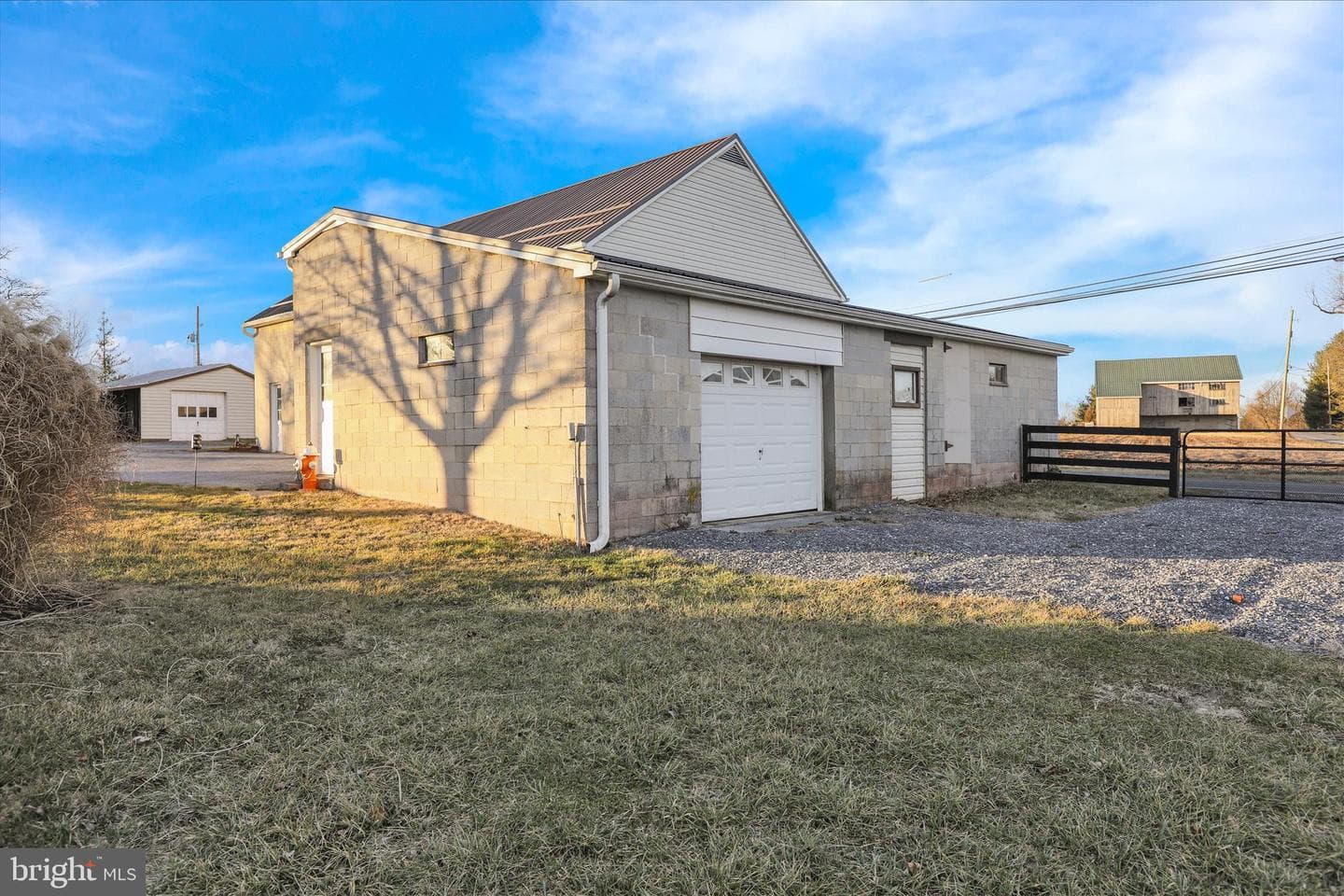 303 Gates Road photo 48