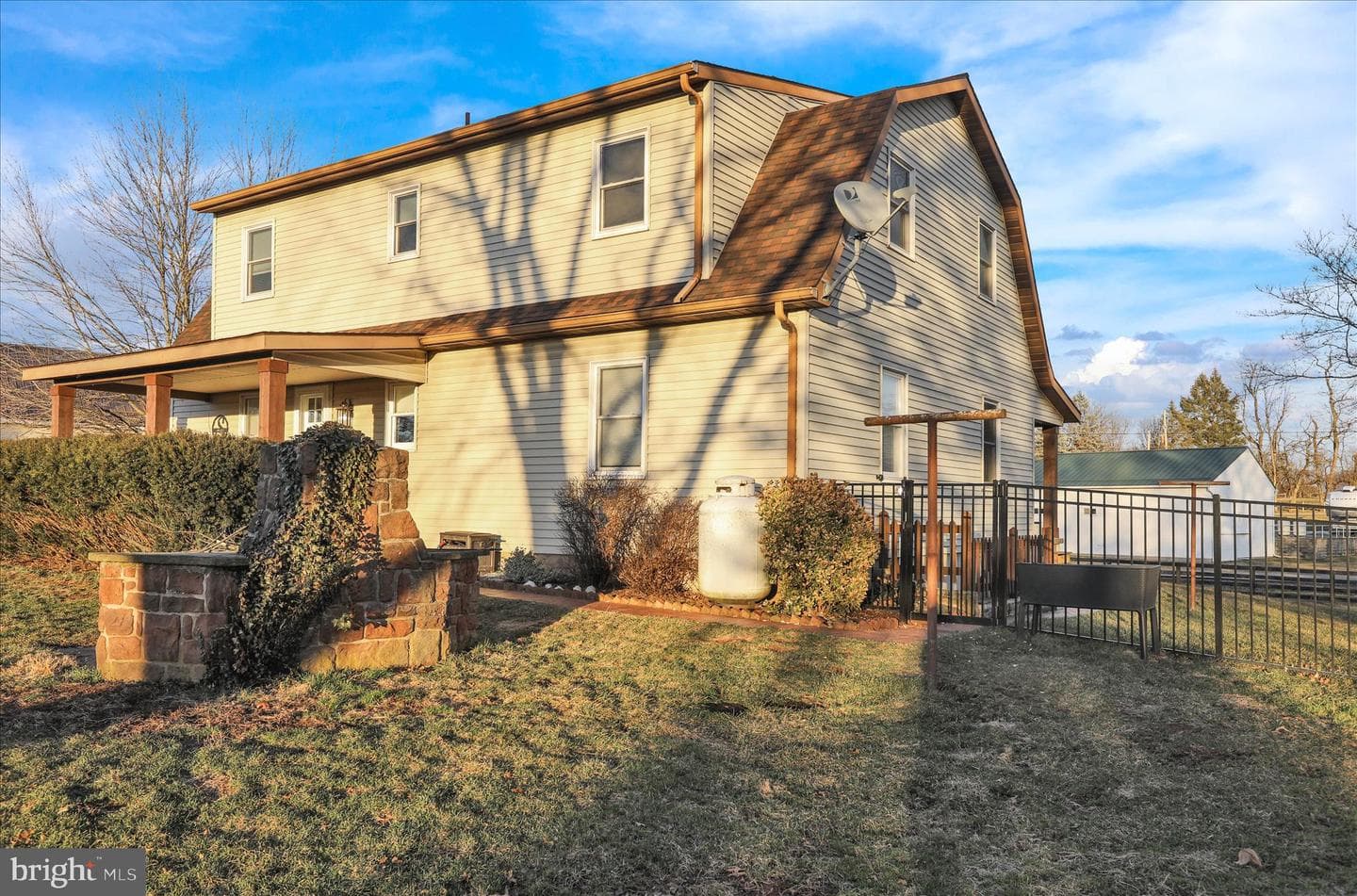303 Gates Road photo 53