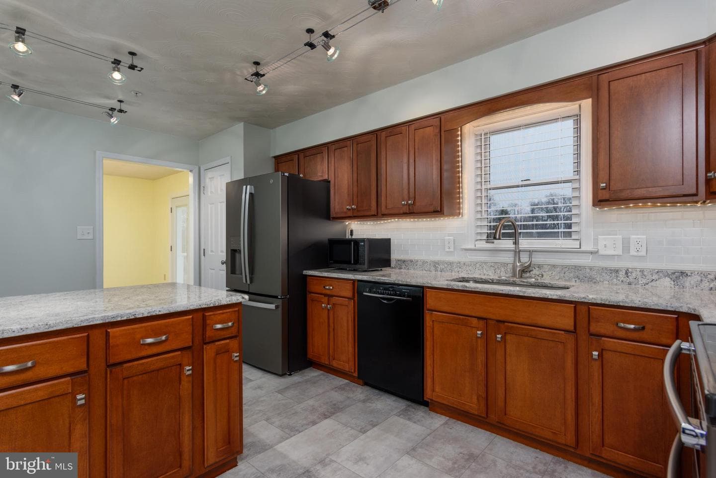 1650 Rosedale Avenue photo 13