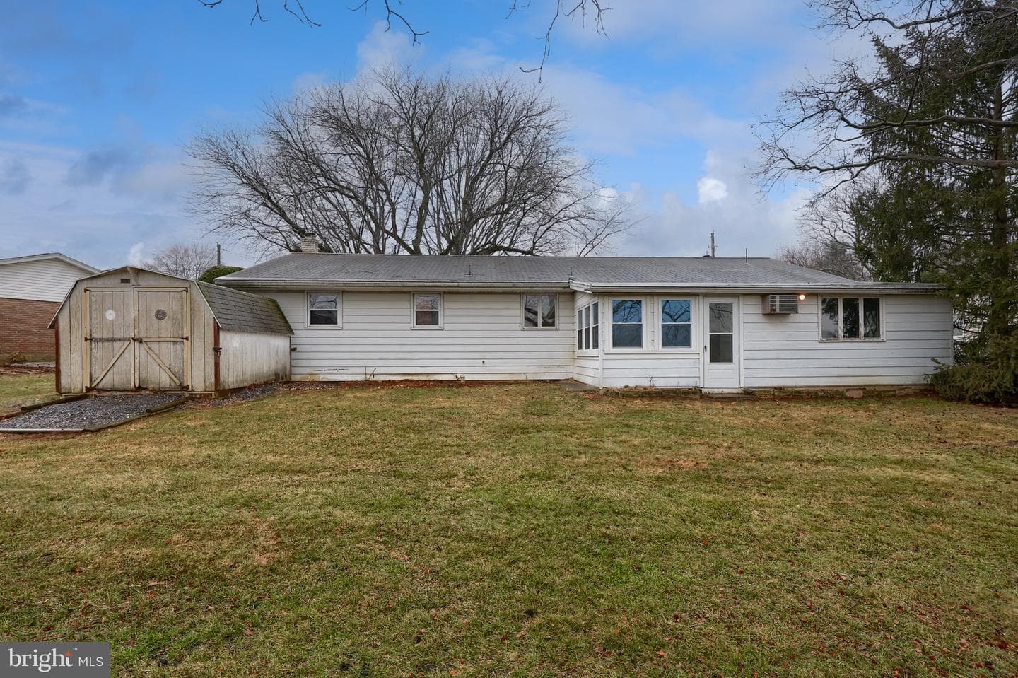 222 Robin Road photo 2