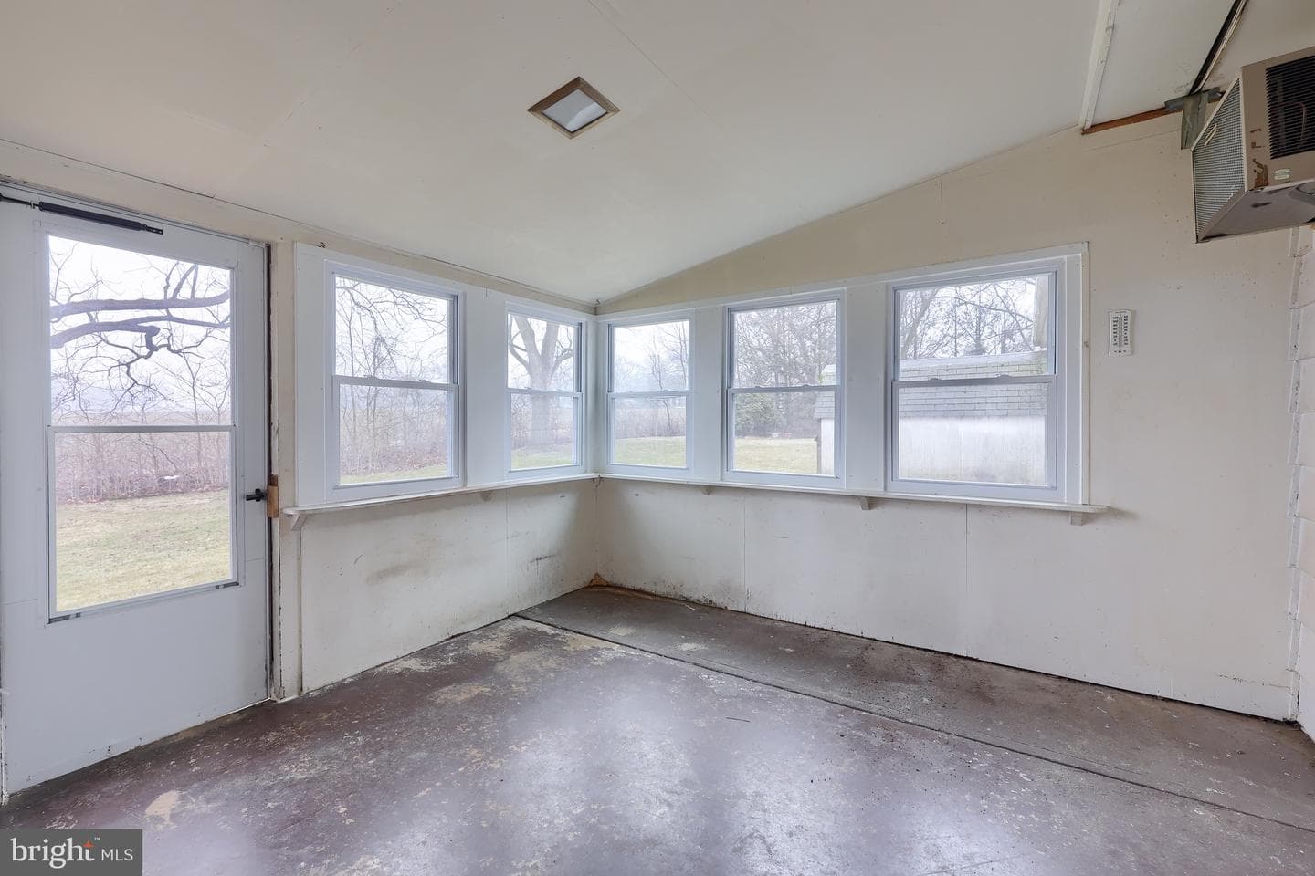 222 Robin Road photo 29
