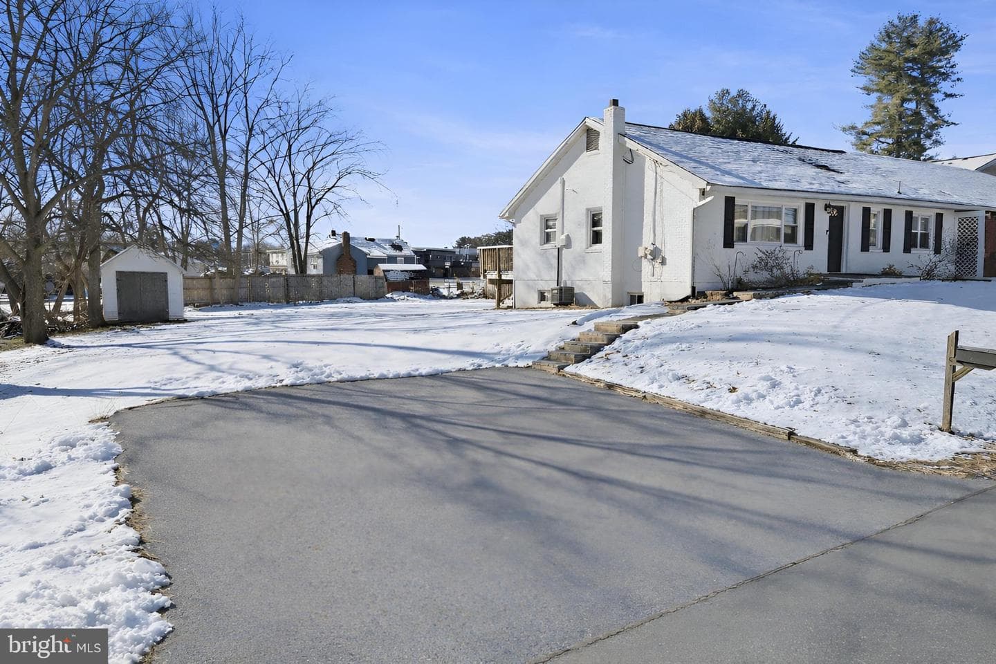 114 S Lockwillow Avenue photo 4