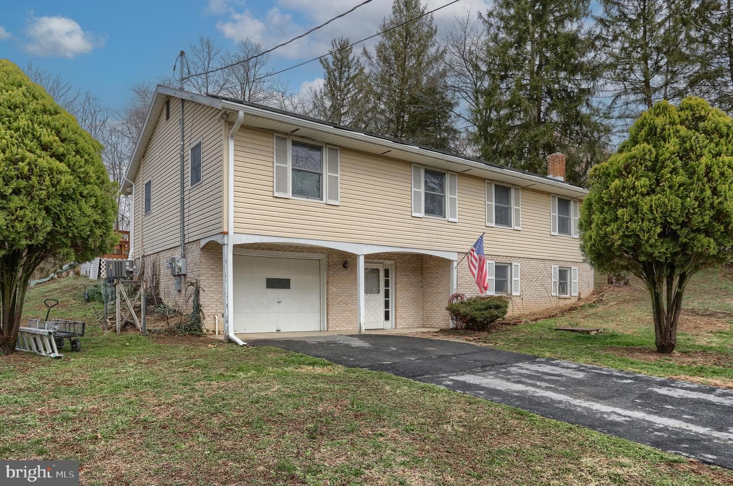 7960 Rider Lane photo 3