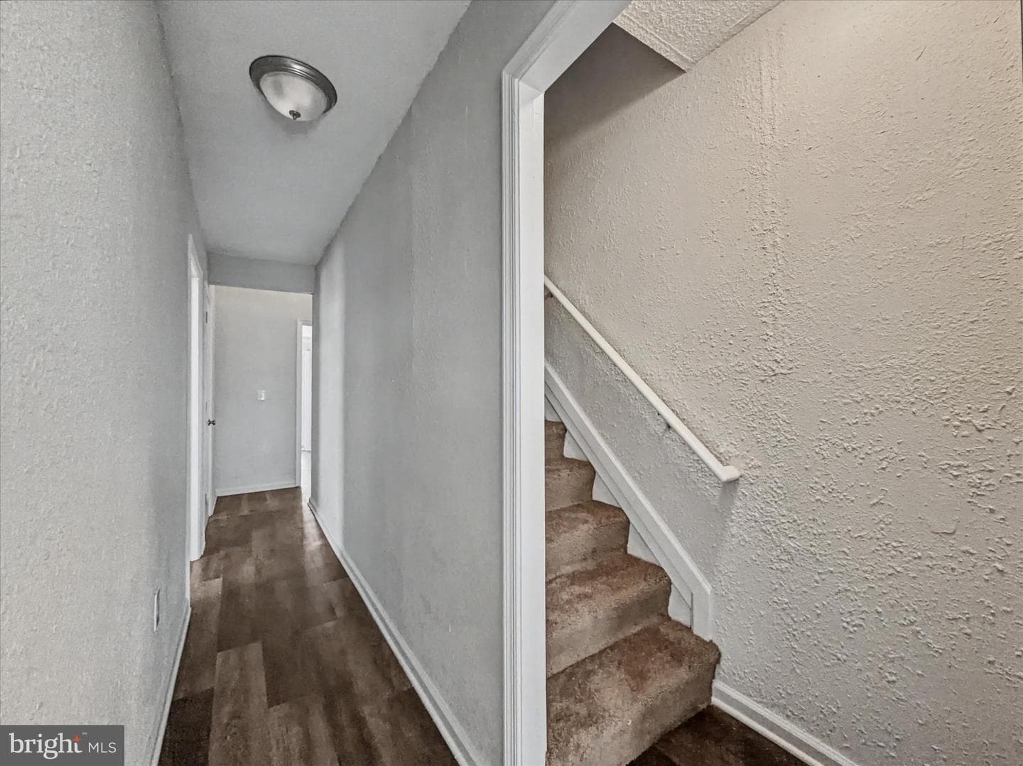 542 Seneca Street photo 17