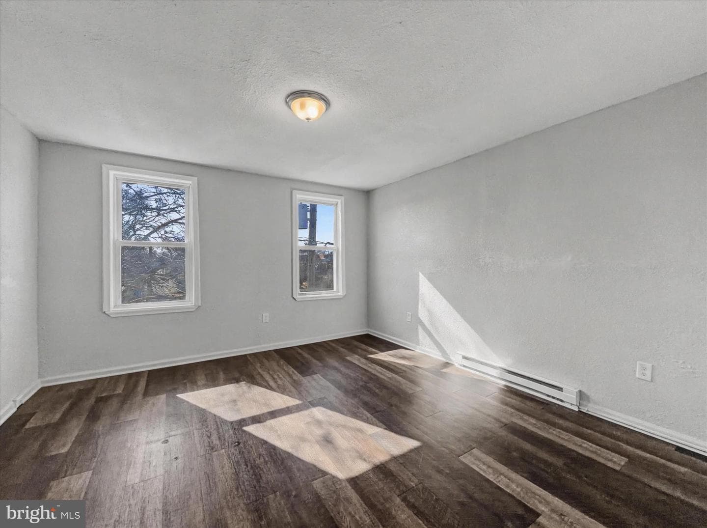 542 Seneca Street photo 18