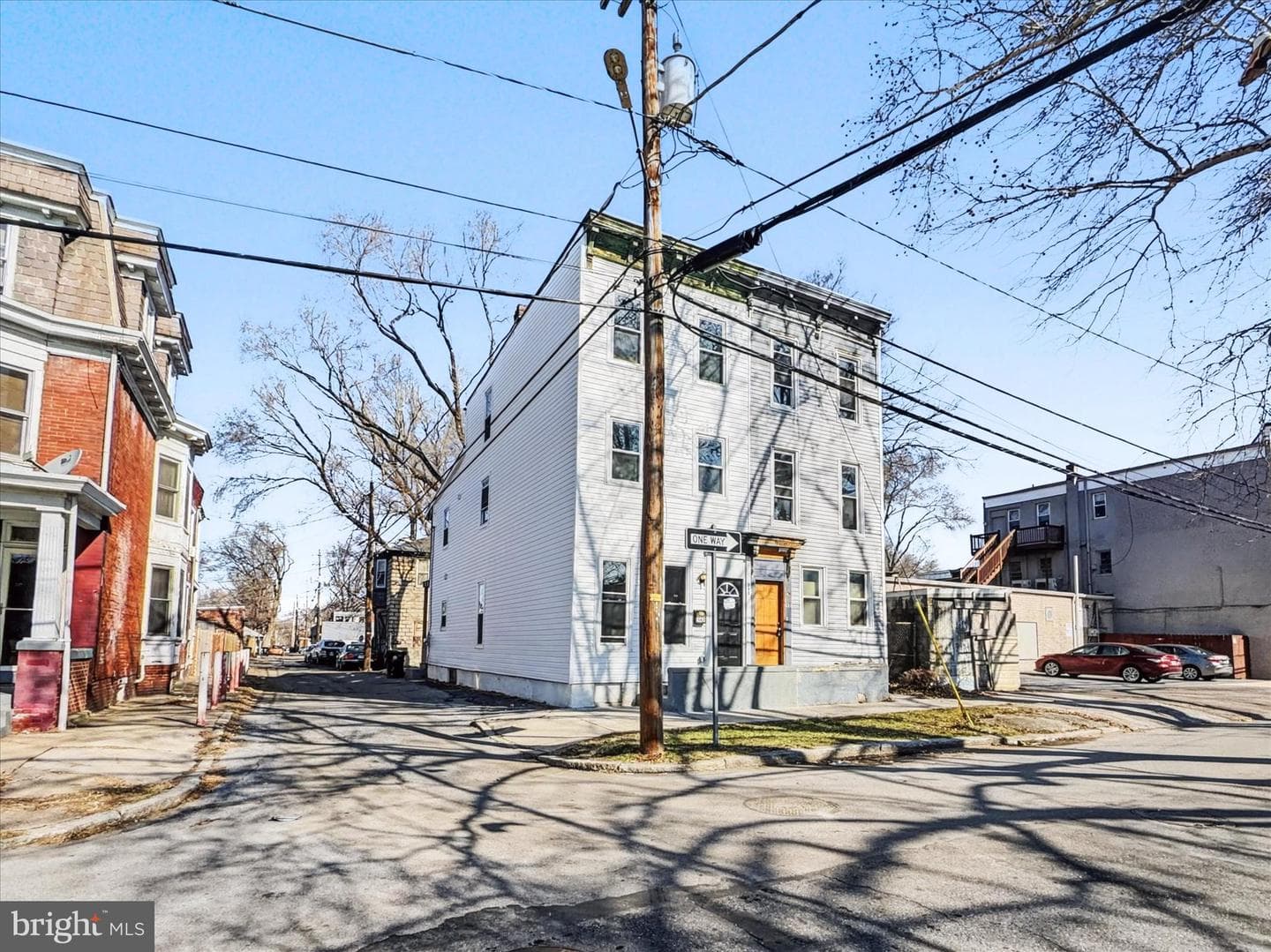 542 Seneca Street photo 2
