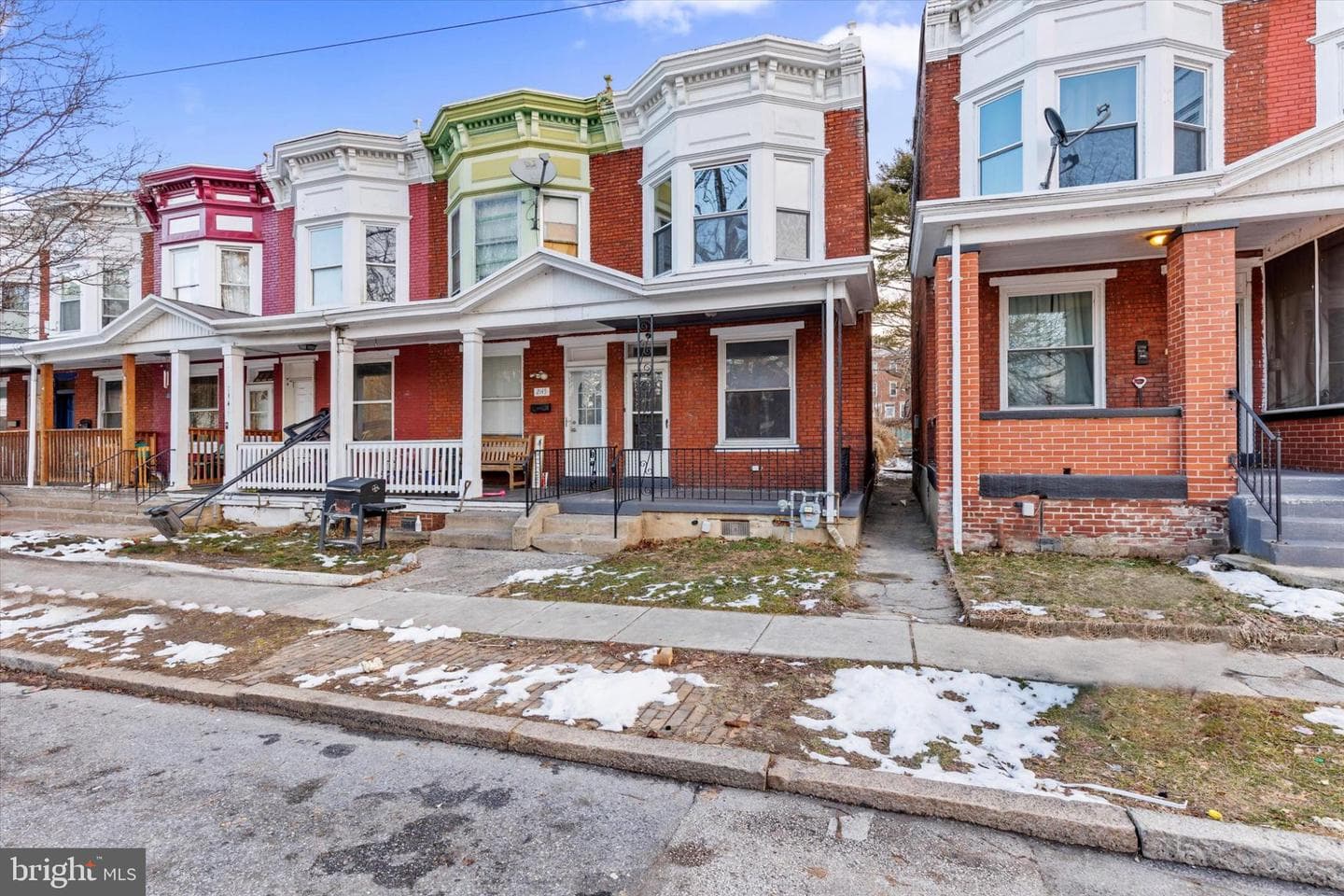 2143 Logan Street photo 2