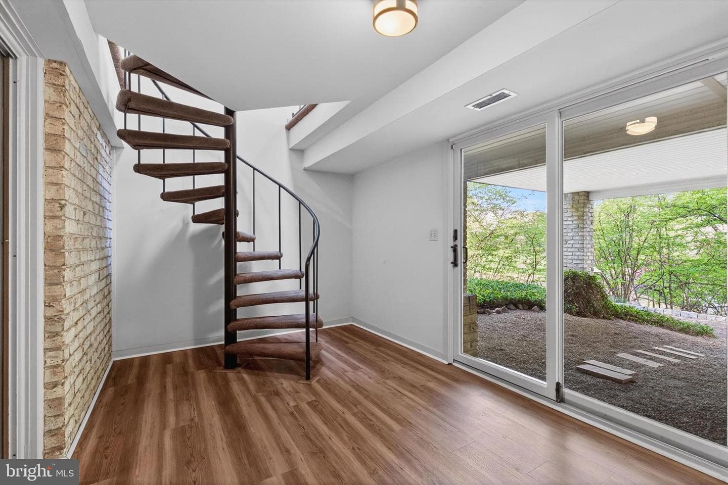 9 Brownstone Drive photo 32