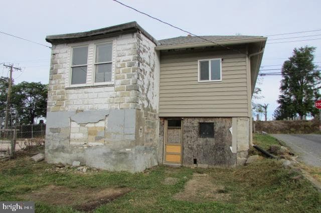2725 Herr Street photo 7