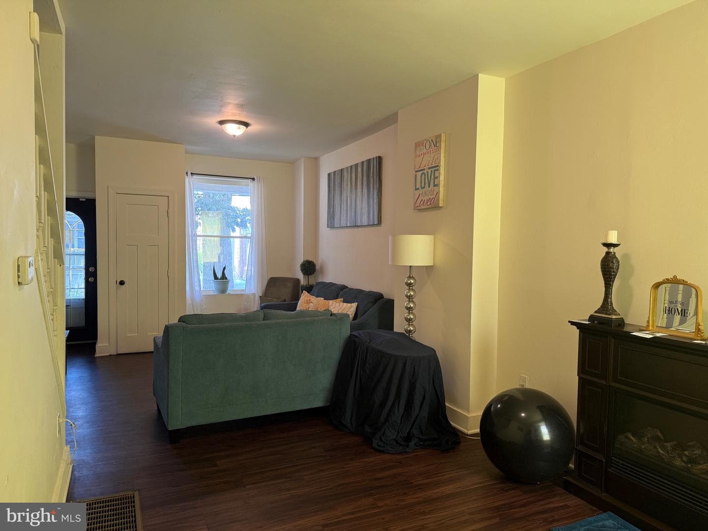 1443 Berryhill Street photo 5