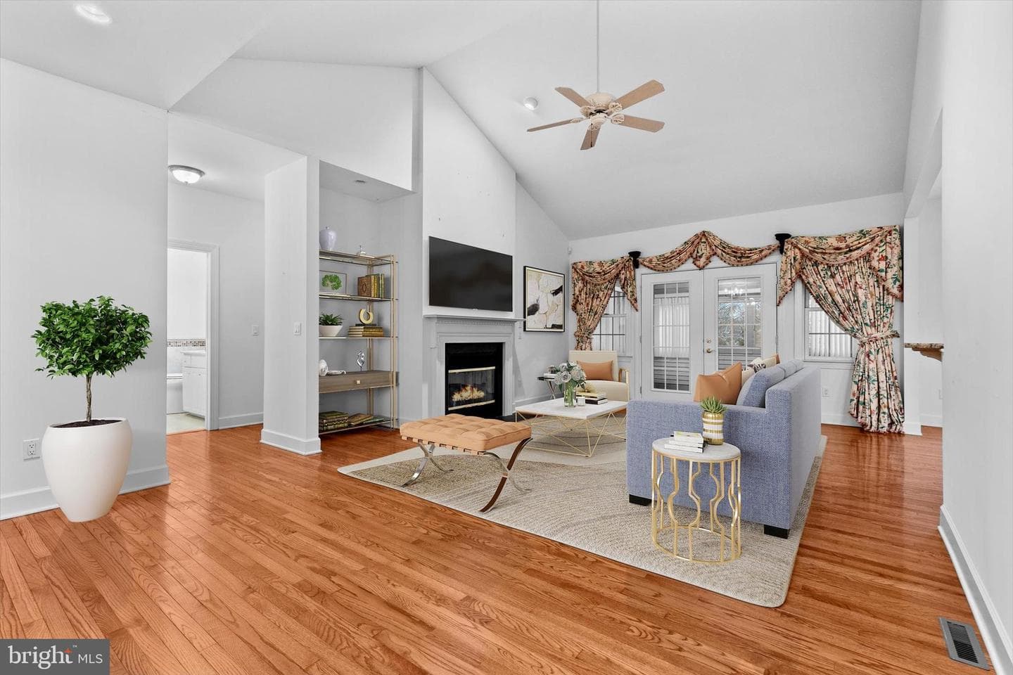 2111 Carey Way photo 13