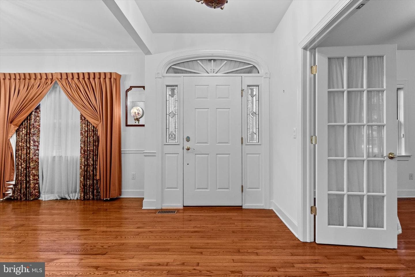 2111 Carey Way photo 5