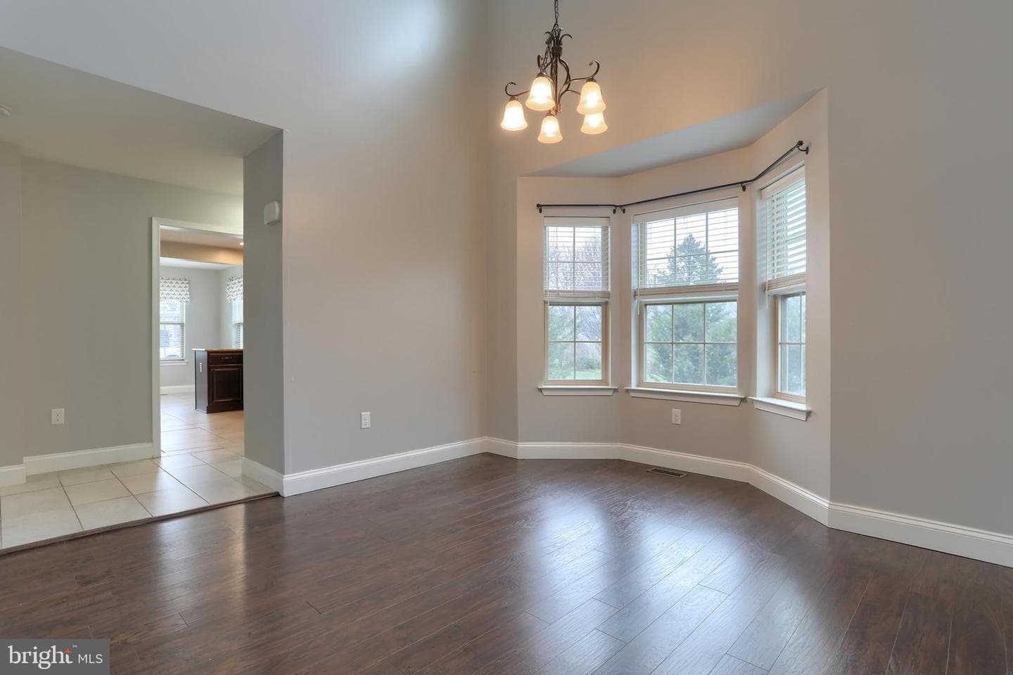 201 Tiverton Lane photo 10