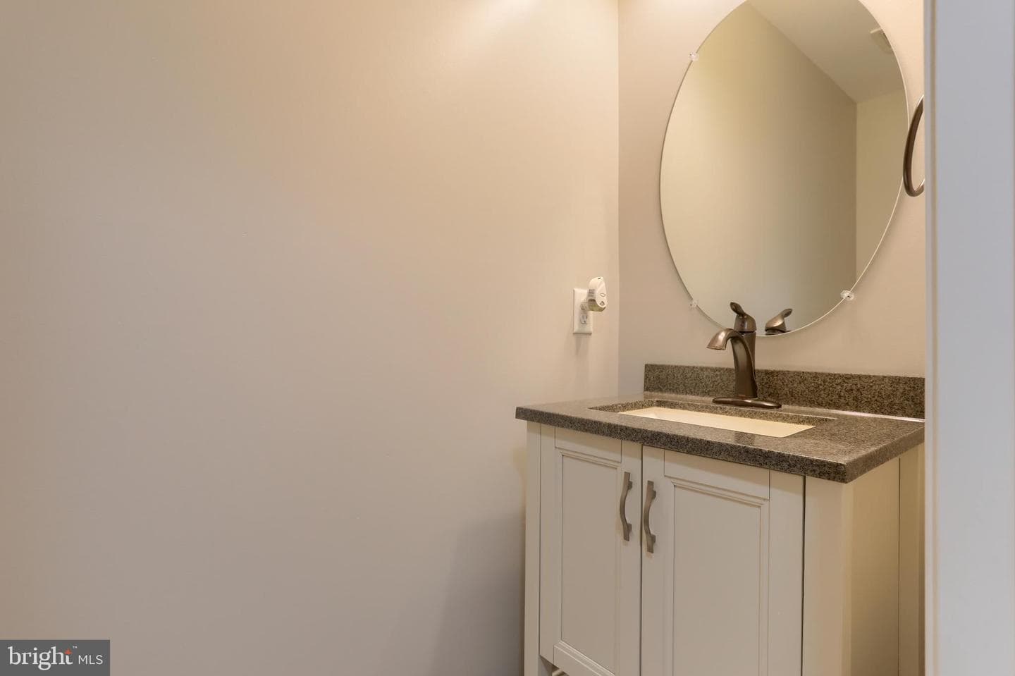 201 Tiverton Lane photo 14