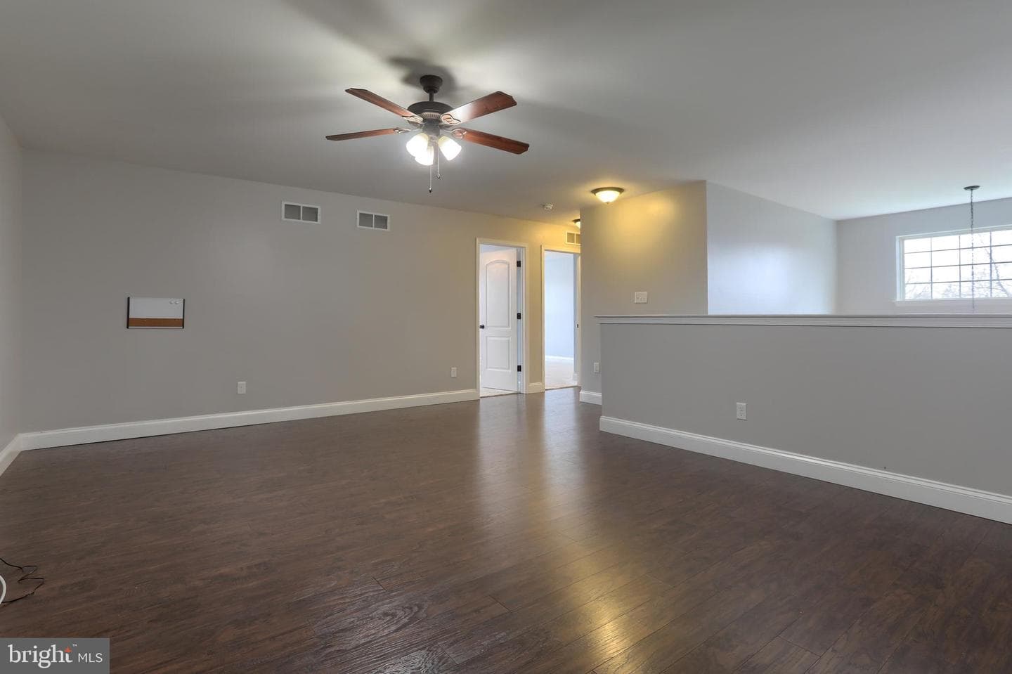 201 Tiverton Lane photo 20