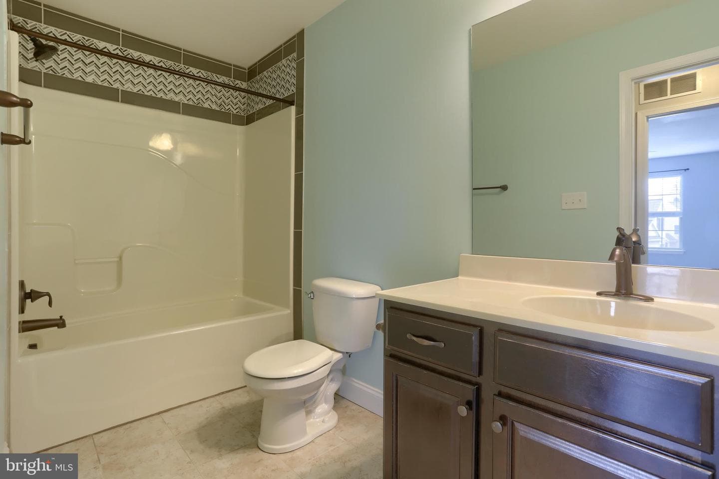 201 Tiverton Lane photo 38