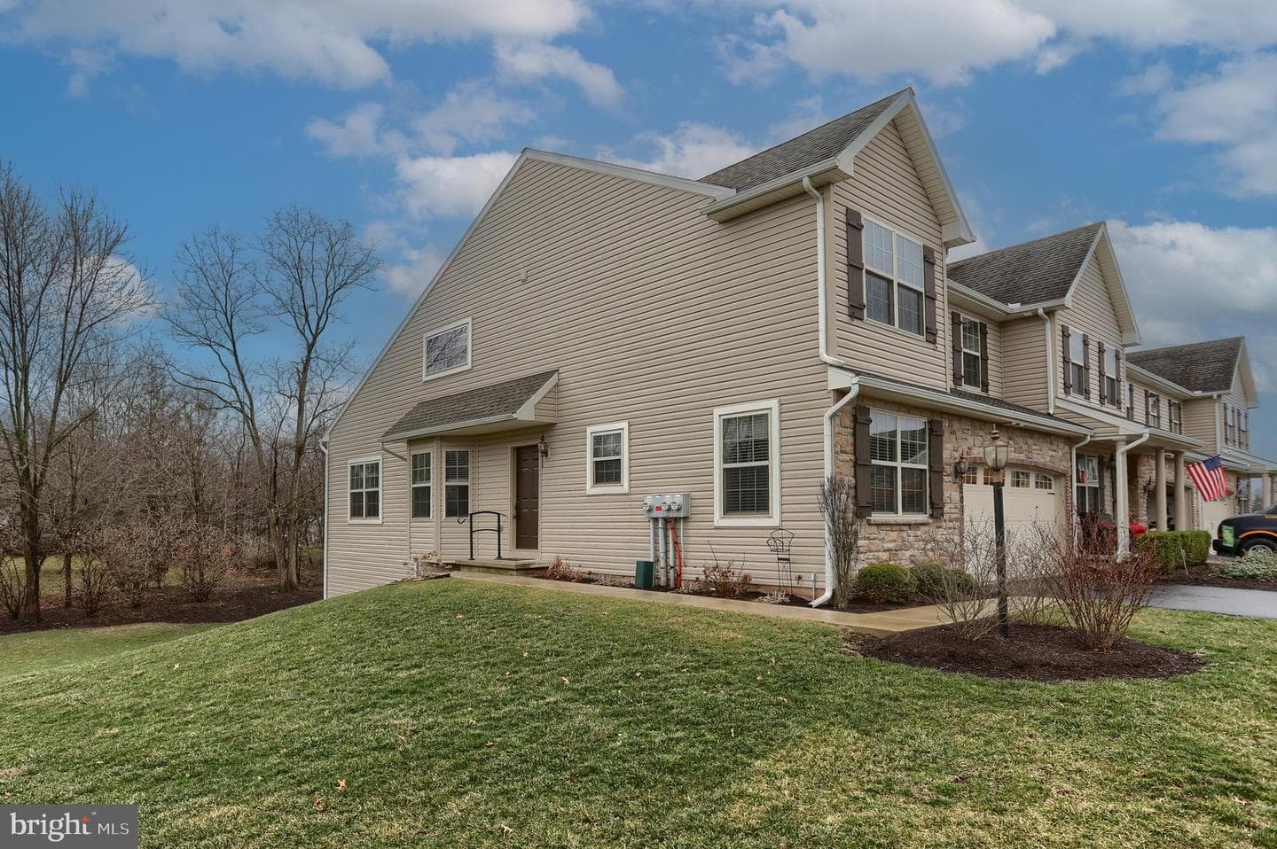 201 Tiverton Lane photo 43