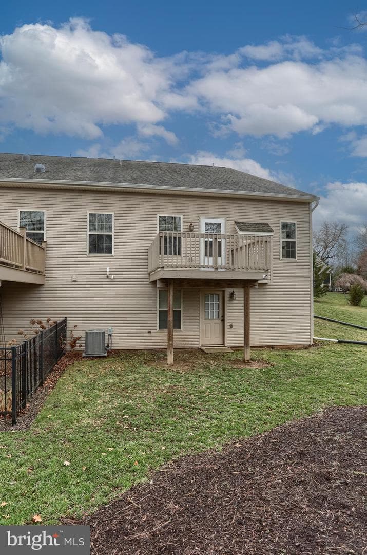 201 Tiverton Lane photo 44