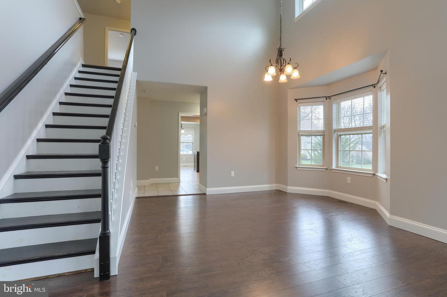 201 Tiverton Lane photo 9