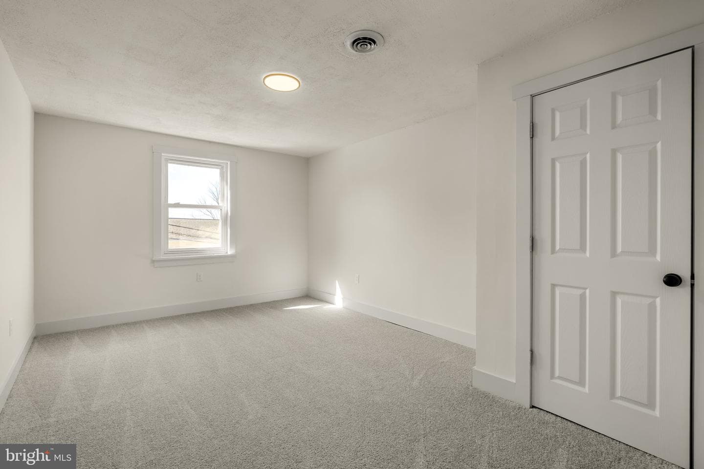 204 N Hoernerstown Road photo 15