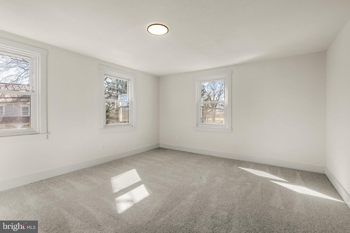 204 N Hoernerstown Road photo 17