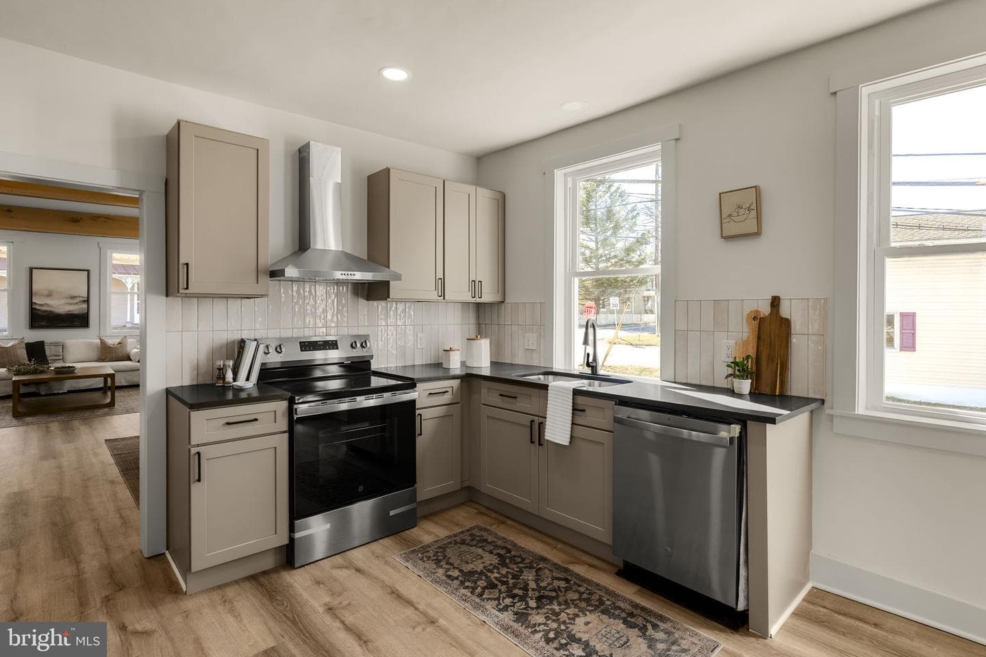 204 N Hoernerstown Road photo 8
