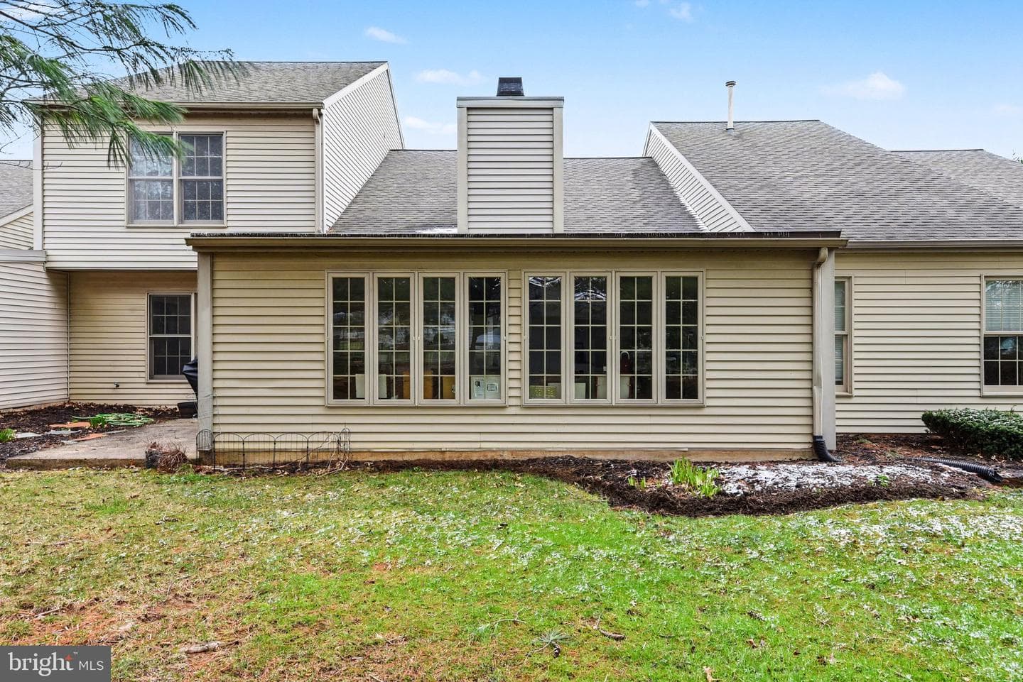 104 Cambridge Drive photo 36