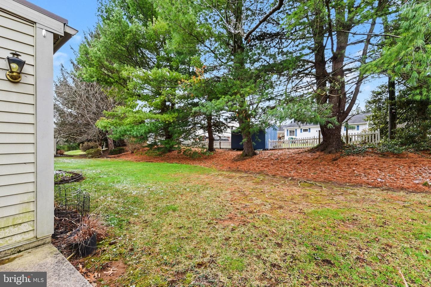 104 Cambridge Drive photo 37
