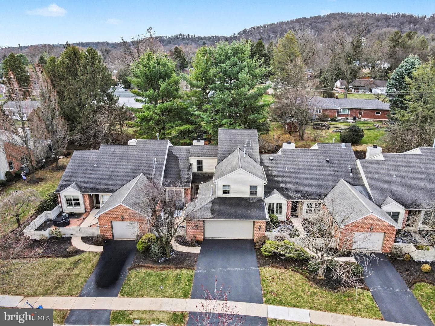 104 Cambridge Drive photo 38