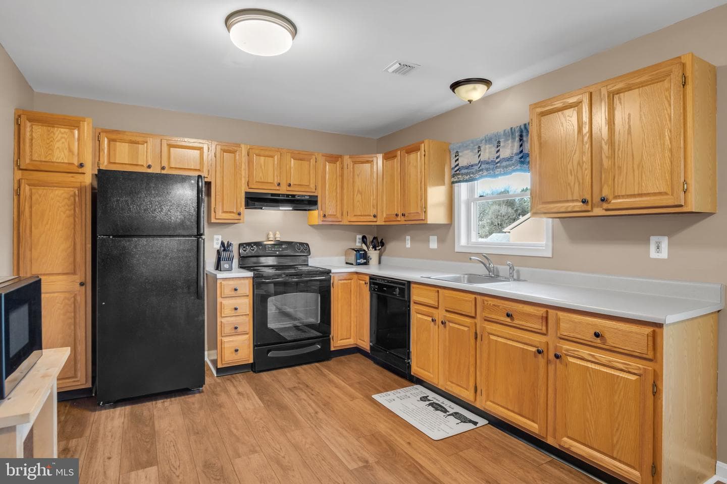7214 Huntingdon Street photo 3