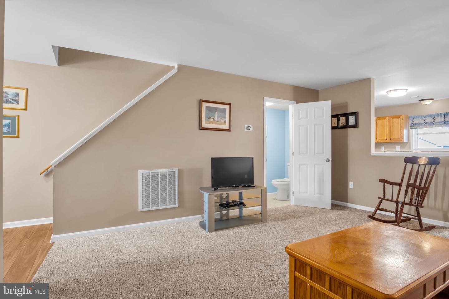 7214 Huntingdon Street photo 8