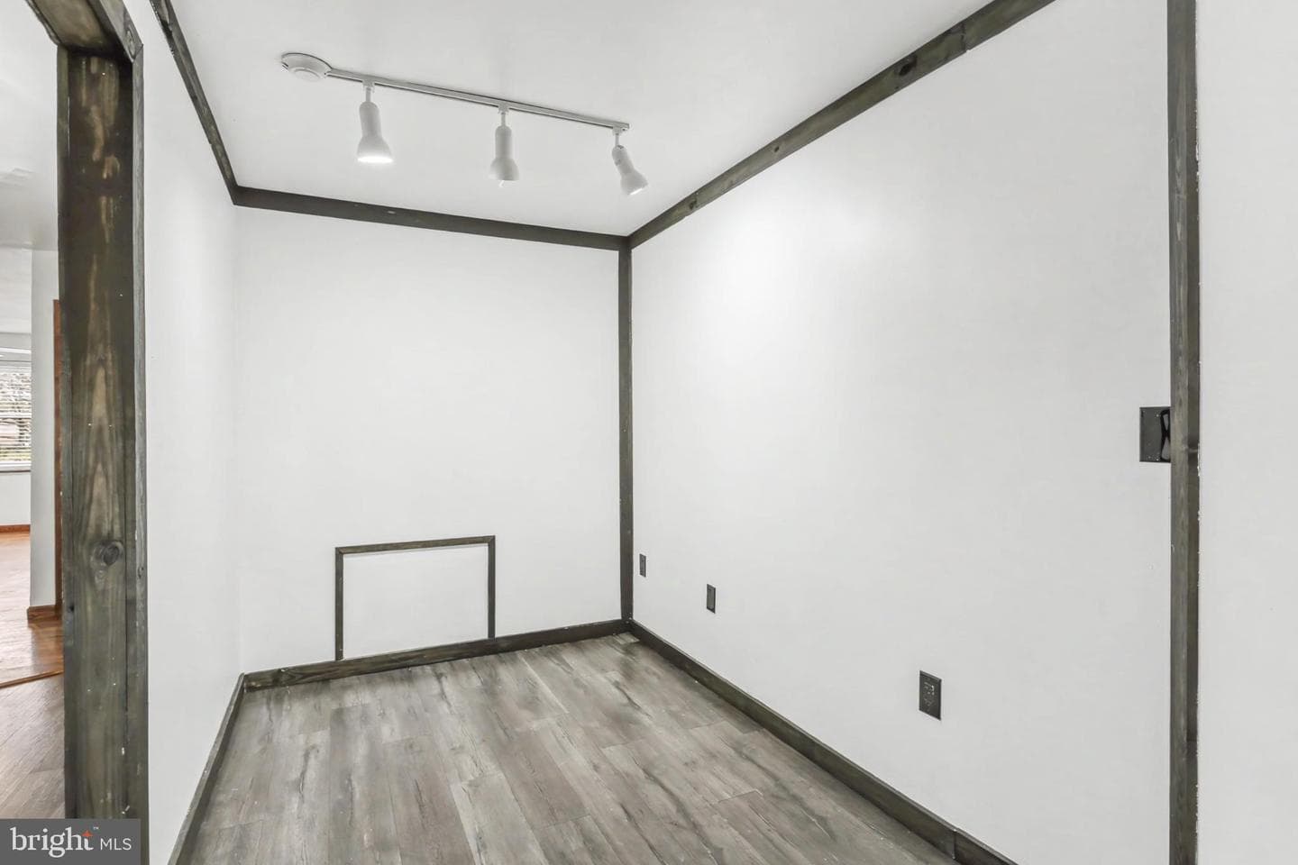 1801 Mountain View Road photo 21
