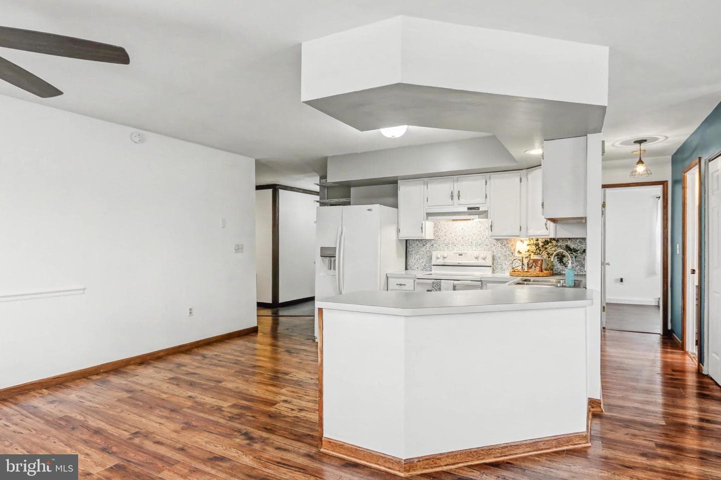 1801 Mountain View Road photo 9