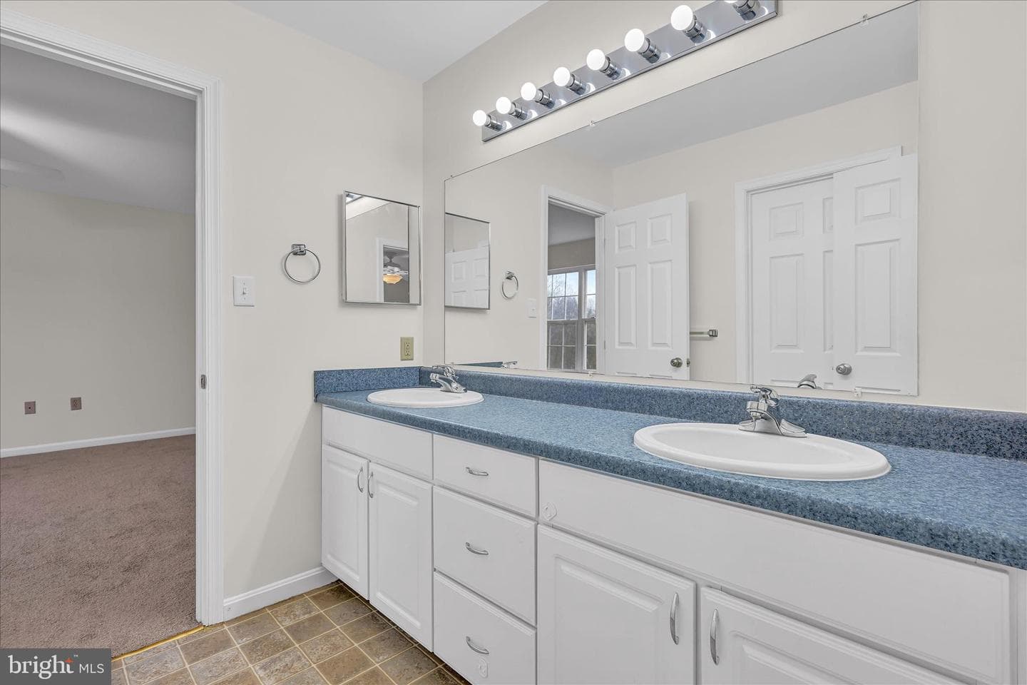 130 Peregrine Lane photo 29